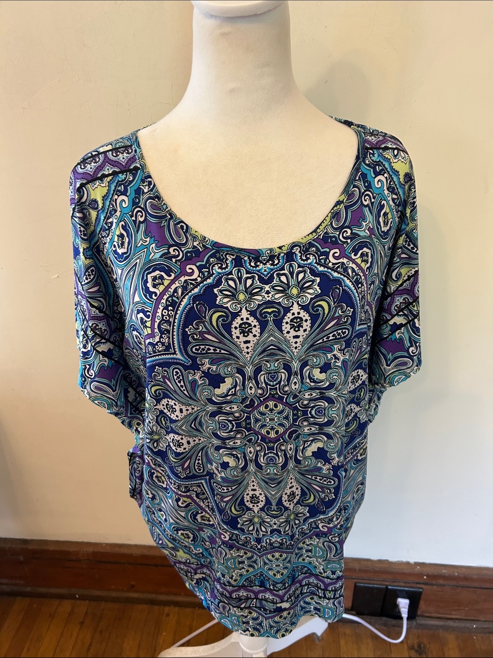 Chicos Women’s Blue Purple Paisley batwing Scoop Neck Blouse Size 2 EUC